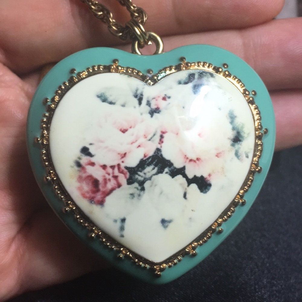 Vintage beautiful enamel cages pendent